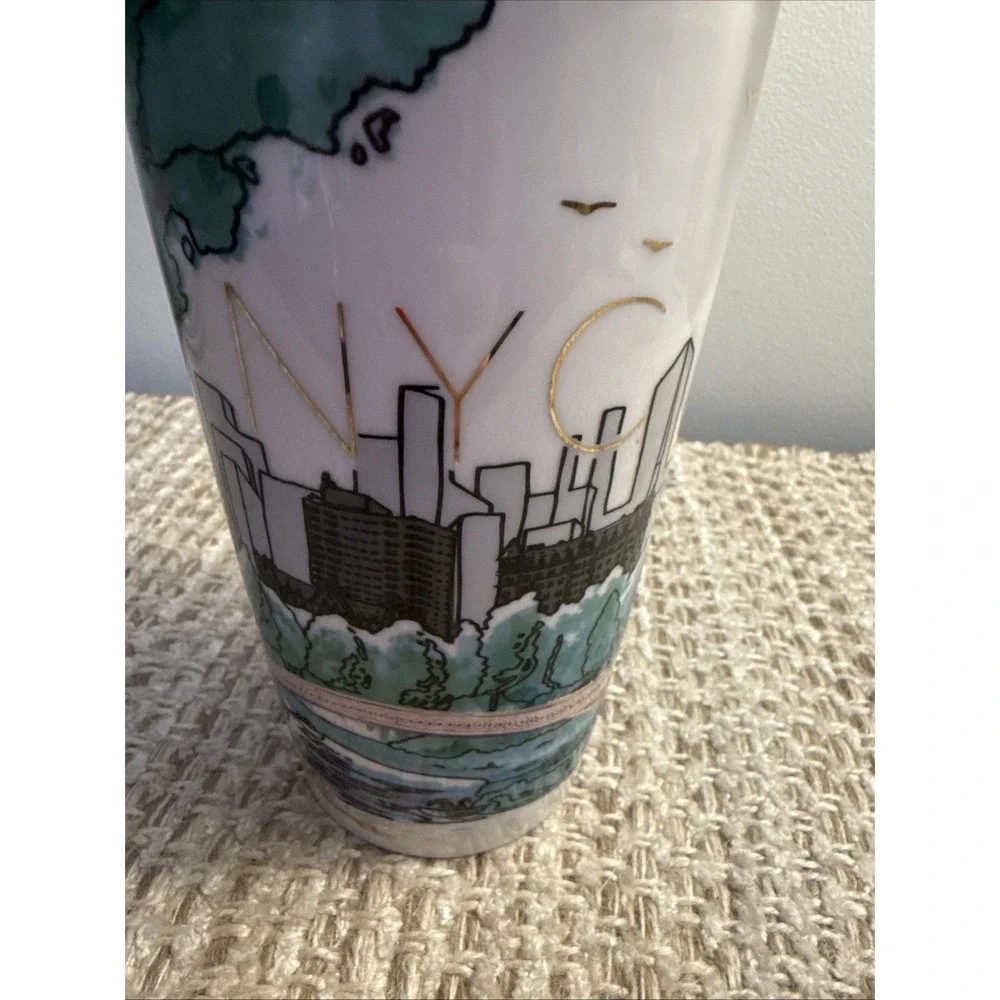 Starbucks NYC Central Park Skyline 12 OZ Ceramic Travel Tumbler 2017 Lid/Tea
